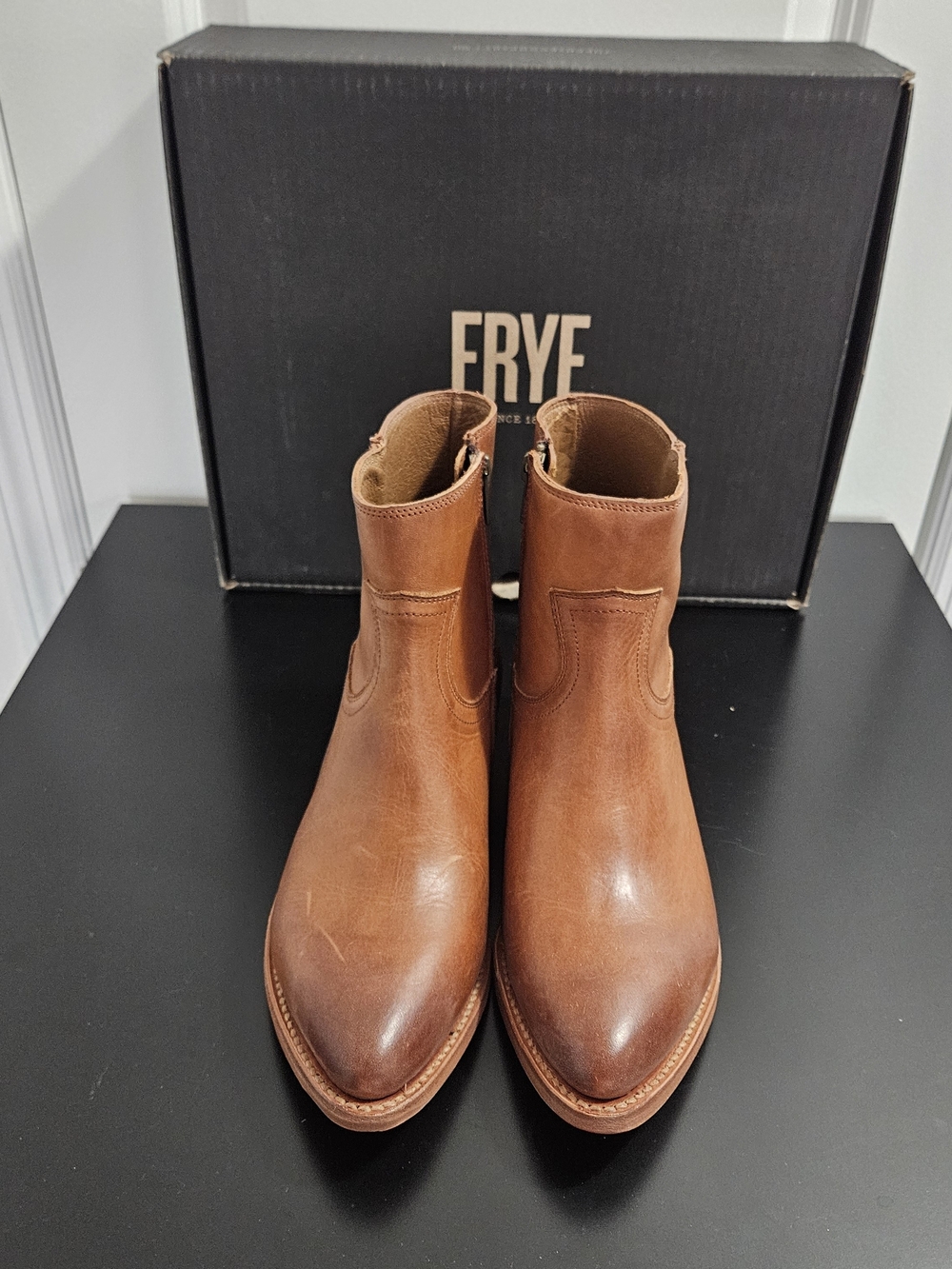 NIB FRYE Womens Billy Inside Zip Ankle Boots - Caramel Size 8M